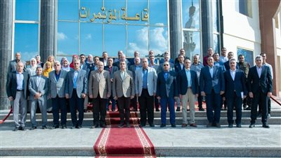 وزير الإنتاج الحربي يتابع سير العمل في 