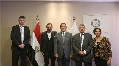  وزير البترول يبحث مع هيئة ميناء انتويرب وشركتي ديما وجرين فيل سبل التعاون في مصر 