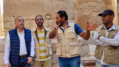 أمين الأعلى للآثار يتفقد ترميم صالة الأعمدة الكبرى بمعابد الكرنك