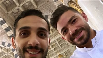 ثلاثى الأهلى يؤدون مناسك العمرة | صور