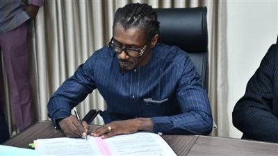 أليو سيسيه يجدد عقده مع منتخب السنغال حتى عام 2024