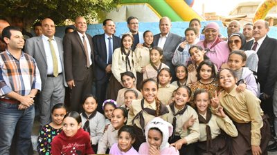 محافظ أسيوط يشهد ختام دورى كرة القدم ويكرم فريق مركز أبنوب الفائز بالمركز الأول 