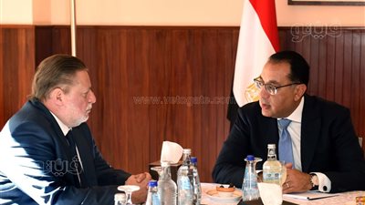 بينها تمويل استيراد السلع.. 5 ملفات رئيسية تتصدر اجتماع مدبولي ومحافظ البنك المركزي 