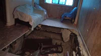 انهيار جزئي في عقار من خمسة طوابق بالإسماعيلية| صور