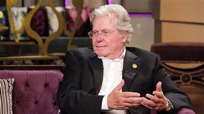 حسين فهمي: النقاب خطر على المجتمع | فيديو