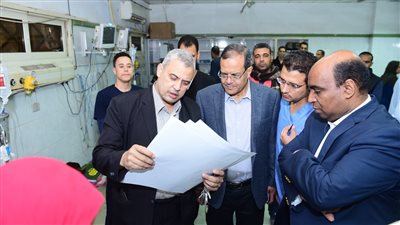 رئيس جامعة سوهاج يتفقد المستشفيات الجامعية | صور