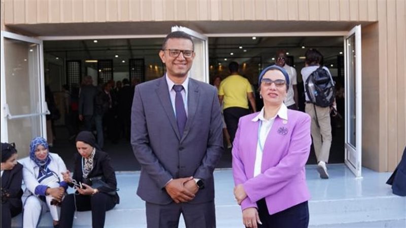 وزيرة البيئة والمغامر