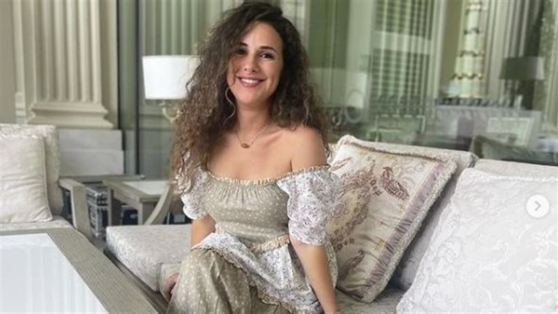 شيري عادل، فيتو