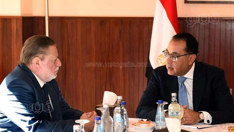 رئيس الوزراء ومحافظ
