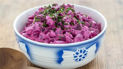 أكثر من طريقة لعمل سلطة البنجر المُغذية.. لا تفوتك