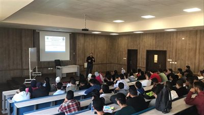 طلاب هندسة الذكاء الاصطناعي ينتظمون بجامعة الإسماعيلية الأهلية| صور