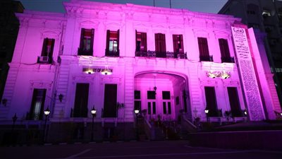 الصحة تضيء الديوان العام باللون الأرجواني احتفالا باليوم العالمي للطفل المبتسر