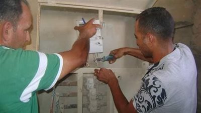 رفع سيارات متهالكة ومركونة وغلق مصانع غير المرخصة في حملة بالجيزة