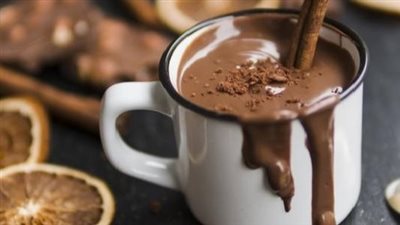 طريقة عمل الهوت شوكليت مثل الكافيهات | فيديو