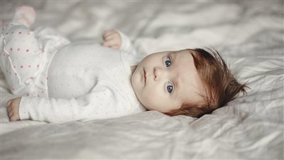 علامة منبهة في عيون طفلك دليل إصابته بالتوحد.. اكتشفيها قبل فوات الأوان