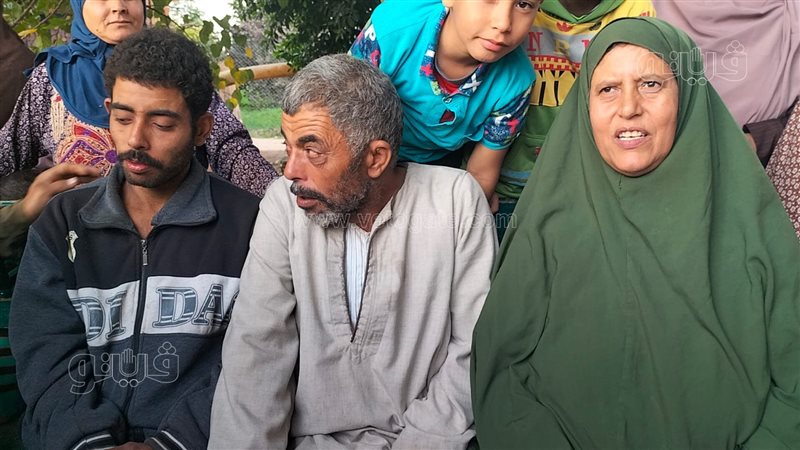 محمد عادل ووالديه