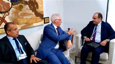 وزير الصناعة يبحث مع شركة تيسين كروب الألمانية خطط التوسع بالسوق المصري 