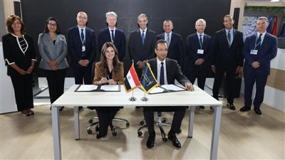 وزير الاتصالات: حريصون على التعاون مع الشركات العالمية لتبني التكنولوجيا الخضراء 