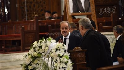 منير فخري عبد النور يصل الكاتدرائية لأداء صلاة الجنازة على رؤوف غبور| فيديو وصور
