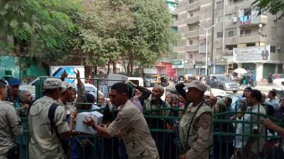 توزيع كراتين سلع غذائية ولحوم بأسعار مخفضة في شمال الجيزة