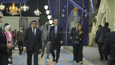 جمال مبارك وزوجته في عزاء رؤوف غبور بالكاتدرائية | فيديو وصور