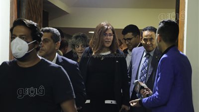 إبراهيم محلب وفاطمة ناعوت وأمير رمزي في عزاء رؤوف غبور | فيديو