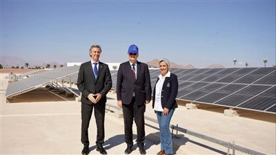 وفد من الاتحاد الأوروبي والأمم المتحدة يتفقد مشروع الخلايا الشمسية بشرم الشيخ | صور