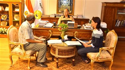 محافظ أسيوط يكلف بحصر أعداد الموظفين وتسهيل إجراءات النقل والندب 