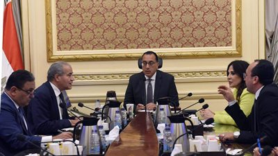 مدبولي يكلف باستمرار إتاحة الأرز في المجمعات الاستهلاكية والمنافذ التموينية 