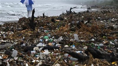 التخلص من المخلفات في غير الأماكن المخصصة يعرضك للغرامة وفقا للقانون 