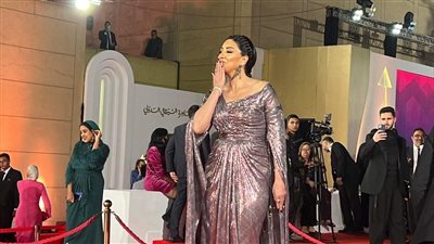 تعليق غريب من وفاء عامر على الأفلام المشاركة بمهرجان القاهرة السينمائي