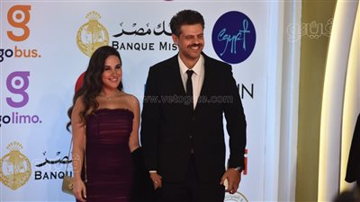 ظهور مميز لـ شيري عادل وطارق صبري بعد الزواج في افتتاح القاهرة السينمائي | فيديو و صور