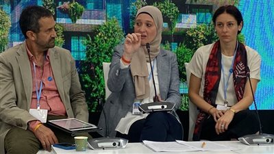 مساعد وزيرة التخطيط تشارك في حلقة نقاشية حول المرونة في عالم رقمي