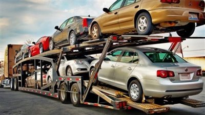 الحكومة تكشف سبب تعديل قانون سيارات المصريين في الخارج