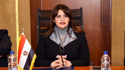 للمصريين بالخارج.. إطلاق تطبيق إلكتروني لتسجيل طلبات السيارات المعفاة من الجمارك 