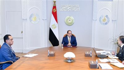 السيسي يكلف بتعزيز جهود تنشيط السياحة واستثمار ما تذخر به مصر من مقومات