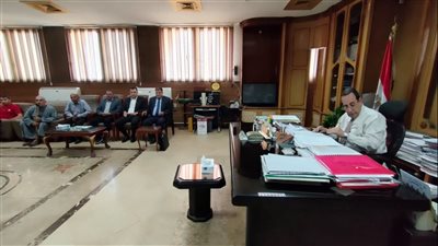 محافظ شمال سيناء يلتقى صيادى العريش لبحث مطالبهم