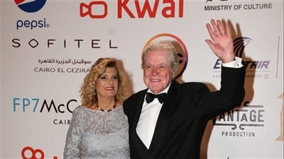 حسين فهمي: حذرت بوسي شلبي من إخراج الموبايل وتصوير افتتاح مهرجان القاهرة