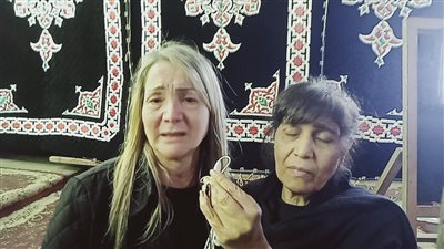 توافد أهالى الإسكندرية على سرادق عزاء الفنان سامي فهمى فى غياب نجوم الفن 