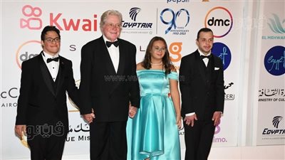 حسين فهمي: «الدريس كود» تسبب في غياب فنانات عن افتتاح مهرجان القاهرة 