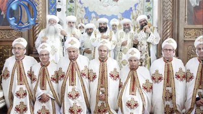 بالاسماء.. الأنبا إيلاريون يرسم سبعة كهنة بالبحر الأحمر