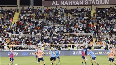 11 ألف مشجع في مران الأرجنتين بالإمارات استعدادا لكأس العالم