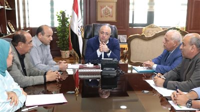 محافظ بني سويف يتابع موقف تطوير ورفع كفاءة مصنع تدوير القمامة بسمسطا