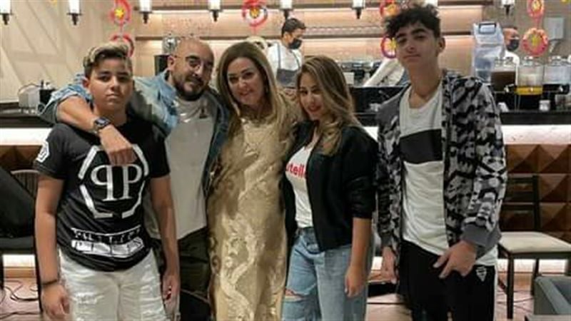 نهال عنبر وأحفادها