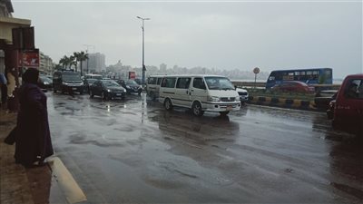 هلت بشاير الشتوية على عروس البحر المتوسط.. غيوم وأمطار في الإسكندرية | فيديو 