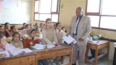 وكيل تعليم بني سويف يوجه بتوعية الطلاب بالتغيرات المناخية