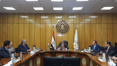 وزير القوى العاملة: تشكيل لجنة لبحث إجراءات إلحاق عمالة الحج والعمرة بالخارج 