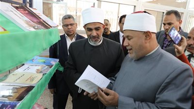 نائب رئيس جامعة الأزهر يفتتح معرضا للكتاب بالتعاون مع المجلس الأعلى للشئون الإسلامية