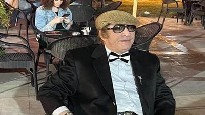 منعوه من دخول المهرجان فراح ياكل زلابيا.. حكاية صورة محيي إسماعيل بكافيتريا الأوبرا 