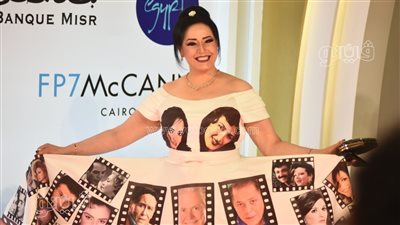 هند عاكف عن فستانها المثير بمهرجان القاهرة: افتكاسة وتصميمه استغرق 6 شهور| فيديو